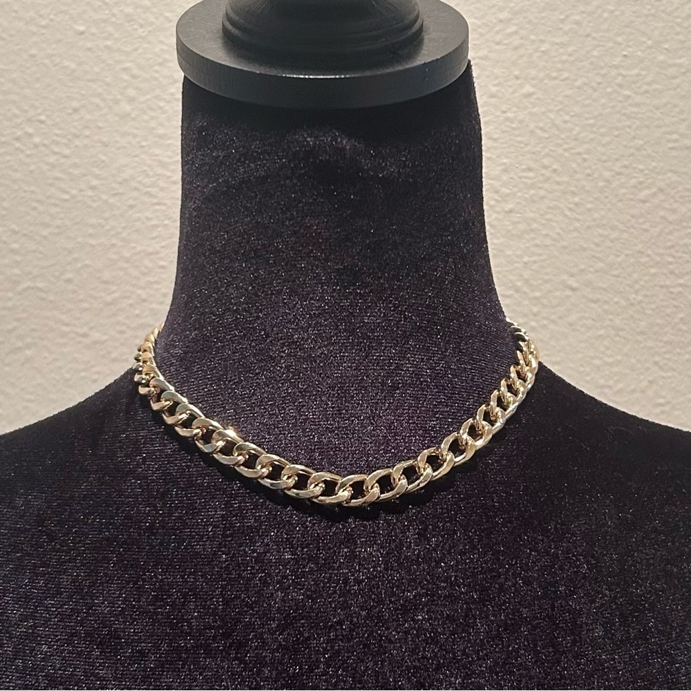 NWT 15.7 in. Flat Gold Chain Necklace